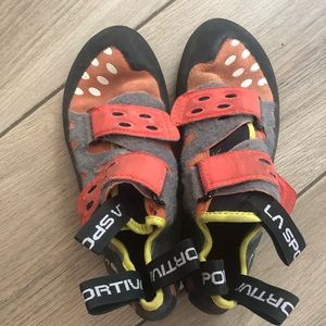 La Sportiva Women's climbing shoes size 5.5